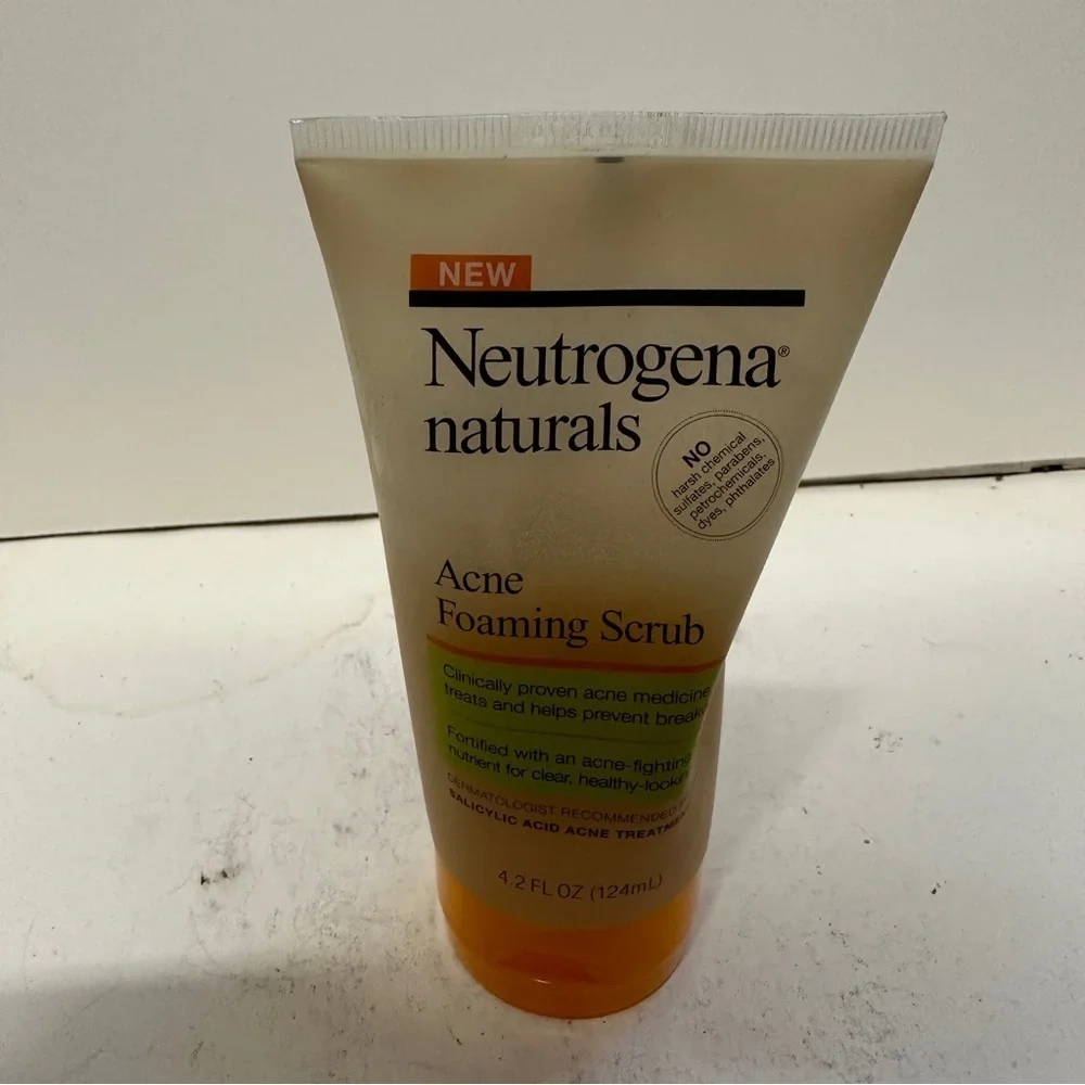Neutrogena Naturals Acne Foaming Scrub 4.2 OZ EXPIRED HTF